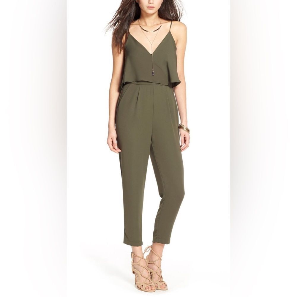 NWT ASTR Popover Bodice Crop Jumpsuit in olive green. Size XS